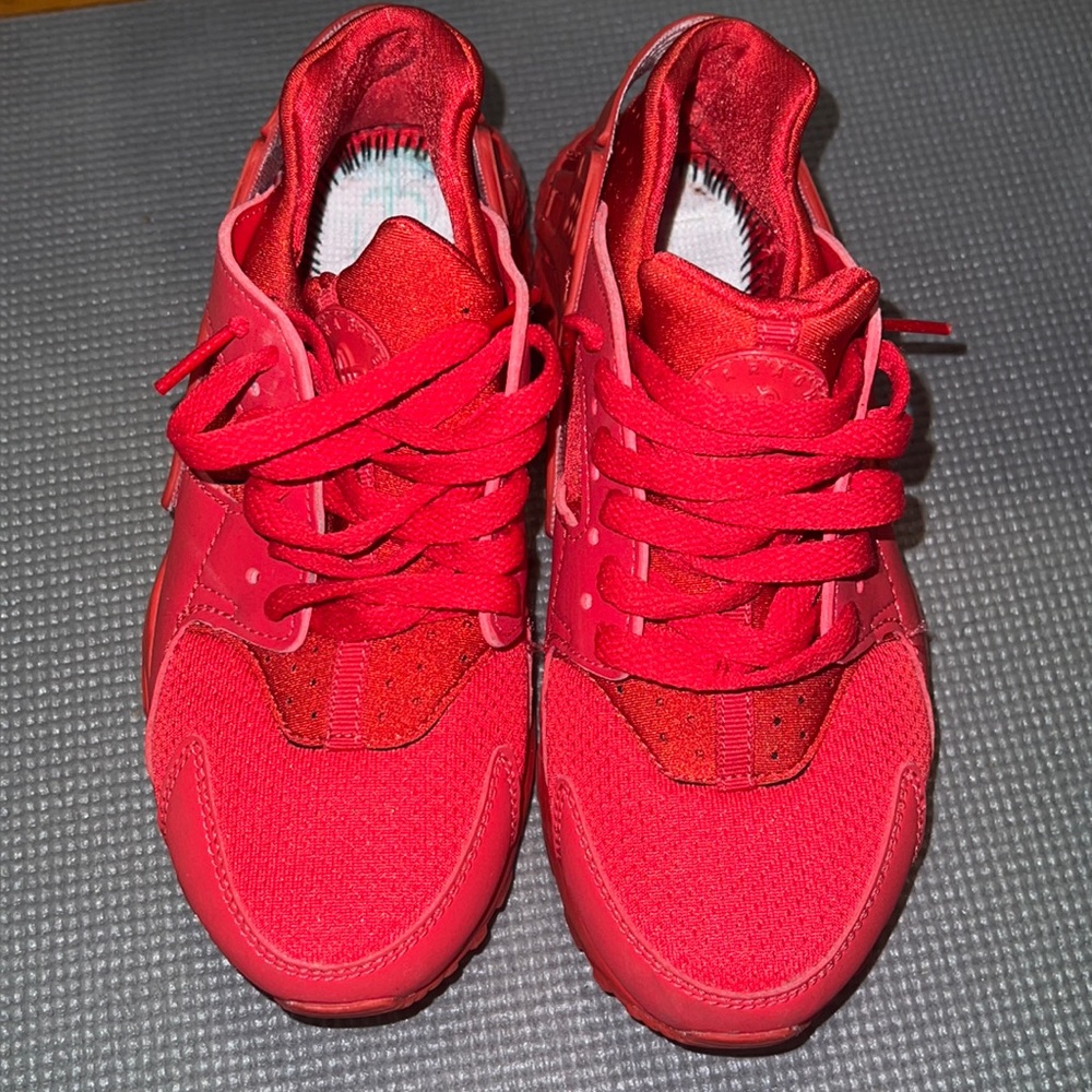 All red huaraches